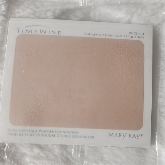 🆕️MK- Beige Foundation Bundle - Picture 6 of 8